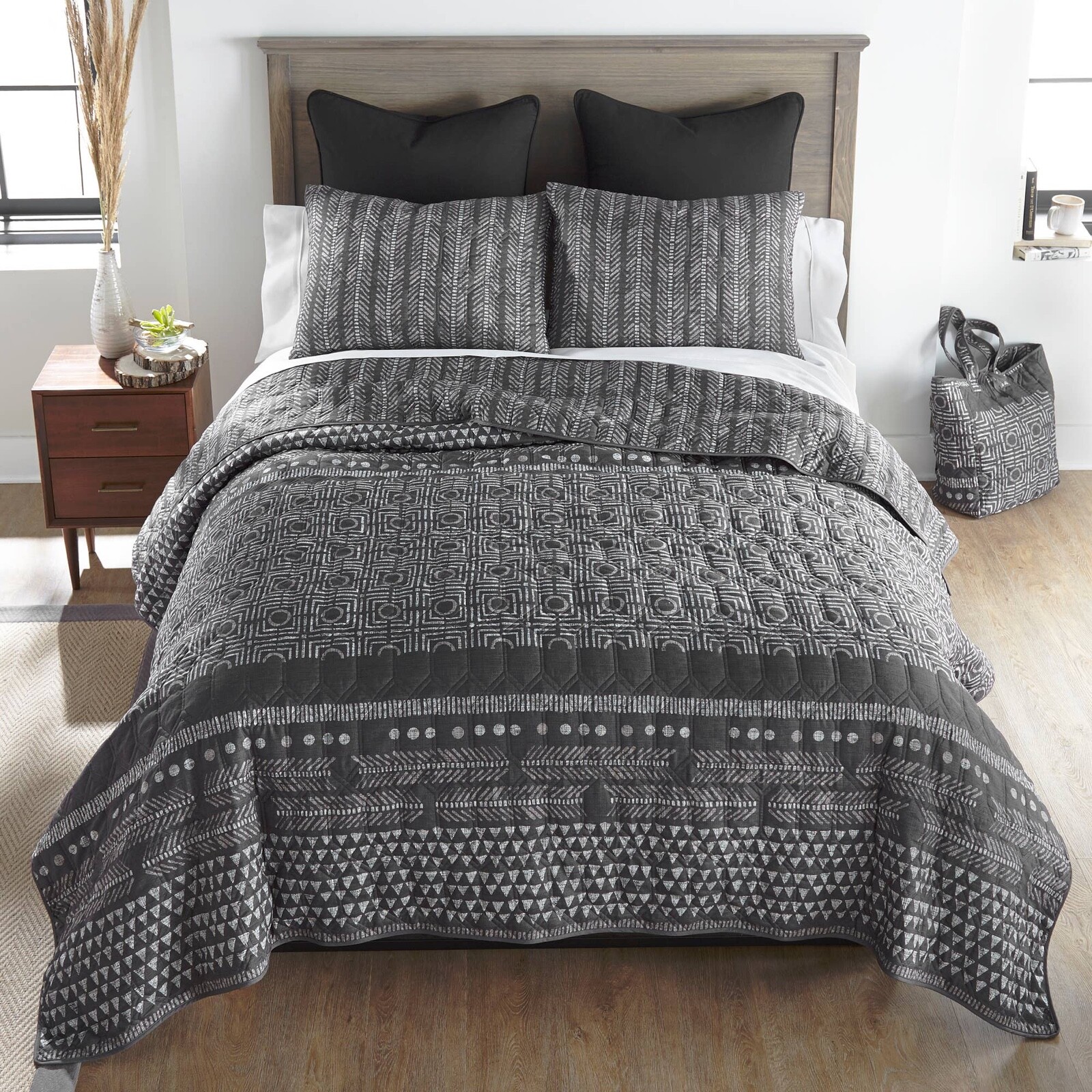 Handcrafted quilt with rustic design